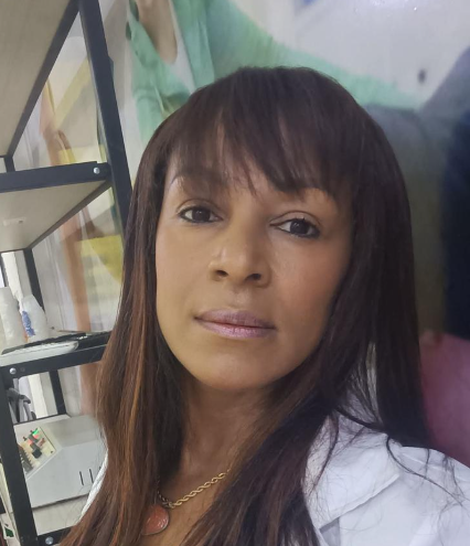 Dra. Elaine